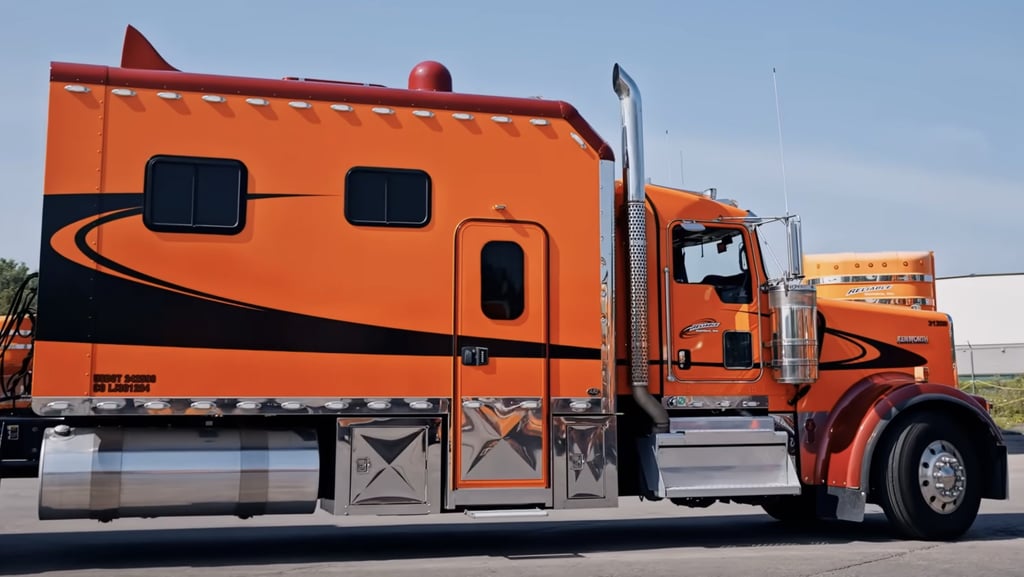 Découvrez l’intérieur surprenant de ce camion-couchette