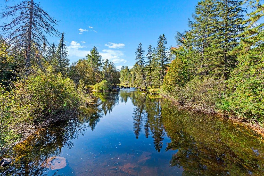 Charmante maison à 375 000 $ tout près des meilleurs attraits de Saint-Sauveur