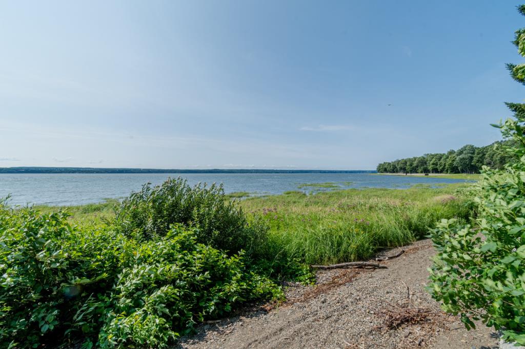 Beauté ancestrale à l'ambiance bord de mer située à quelques pas du fleuve