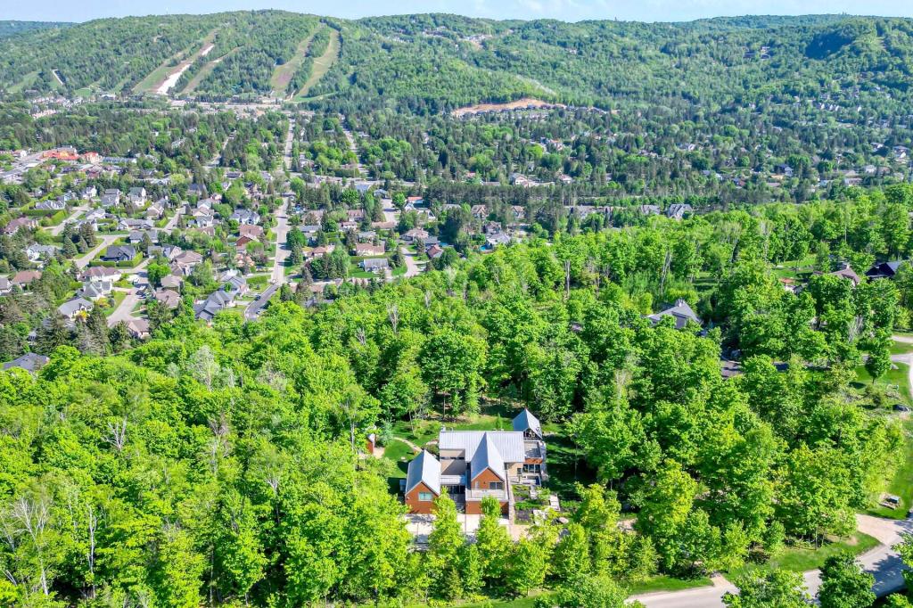 Majestueuse, unique, chaleureuse et parfaitement intégrée à son environnement