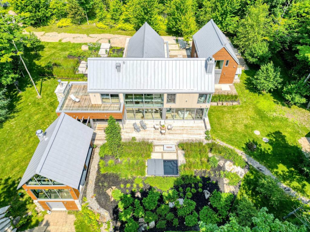 Majestueuse, unique, chaleureuse et parfaitement intégrée à son environnement