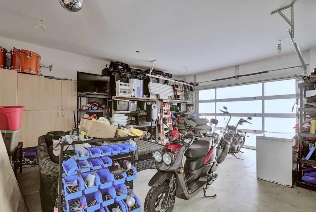 Rare sur le marché! Duplex jumelé au design totalement unique 