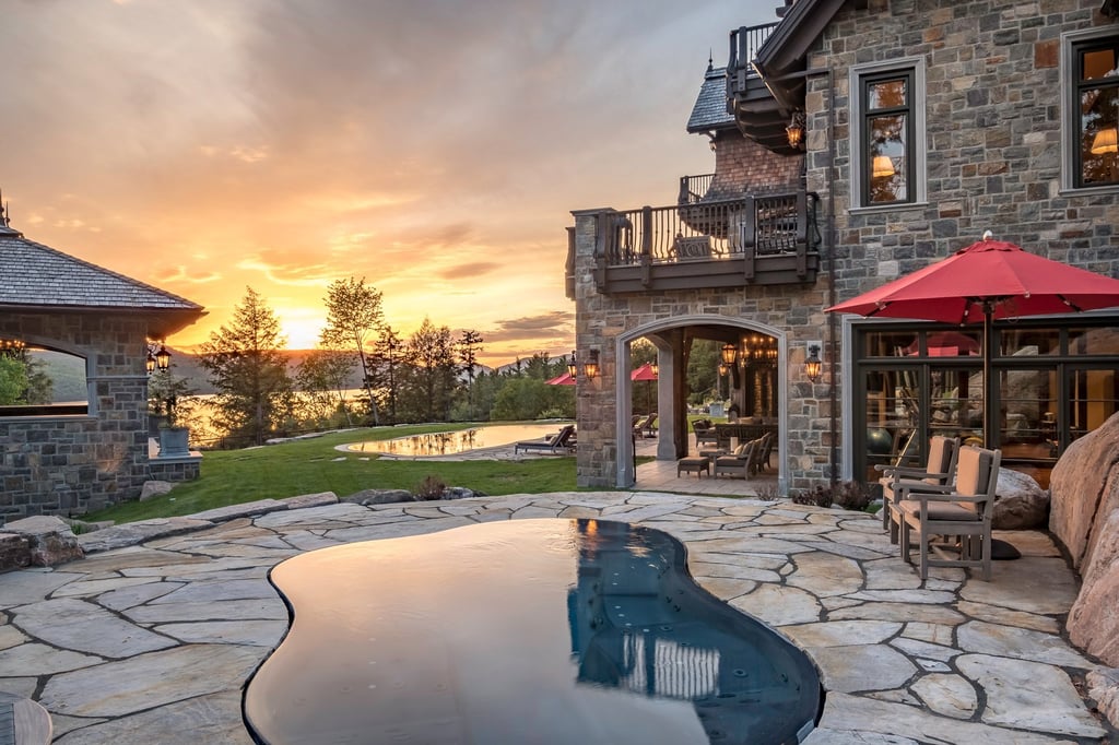 Découvrez le majestueux Château Fleur de Lys de Mont-Tremblant