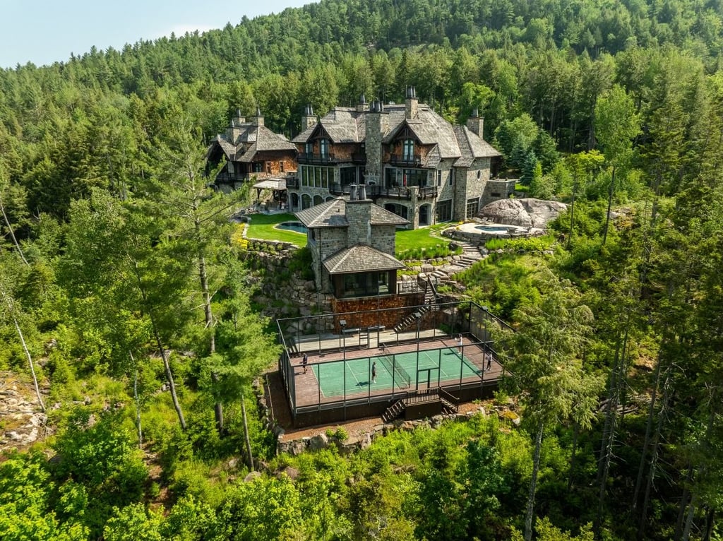 Découvrez le majestueux Château Fleur de Lys de Mont-Tremblant