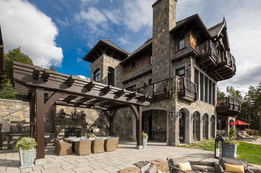 Découvrez le majestueux Château Fleur de Lys de Mont-Tremblant