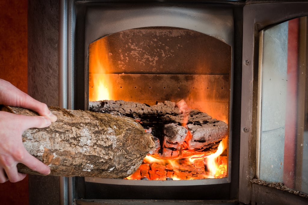 Des interdictions de chauffage au bois à venir cet hiver.