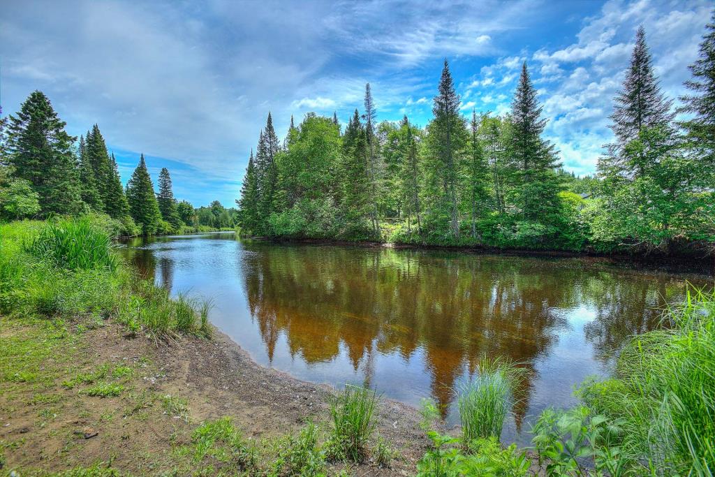 Intergénérationnelle sise sur un immense site d'une beauté exceptionnelle