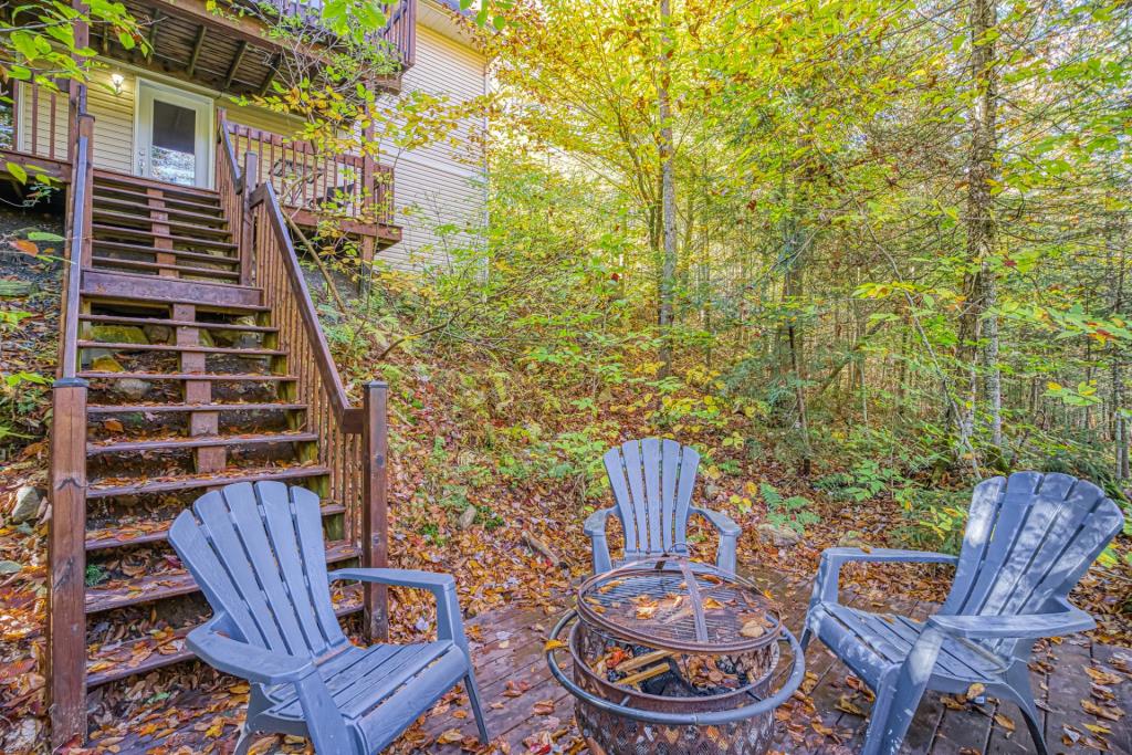 Paix, ressourcement et vue sur la rivière: ce refuge clés en main vous attend dans les Laurentides