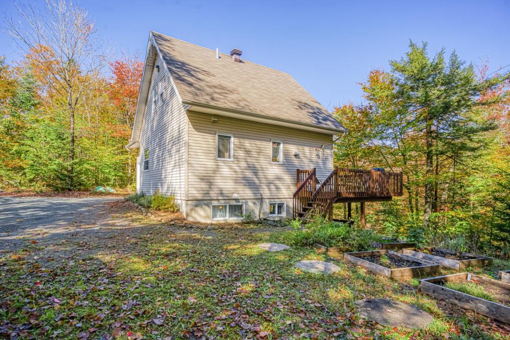 Paix, ressourcement et vue sur la rivière: ce refuge clés en main vous attend dans les Laurentides