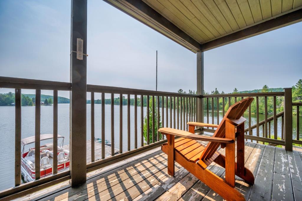 Tout meublé et équipé! Chaleureux chalet niché sur une île privée