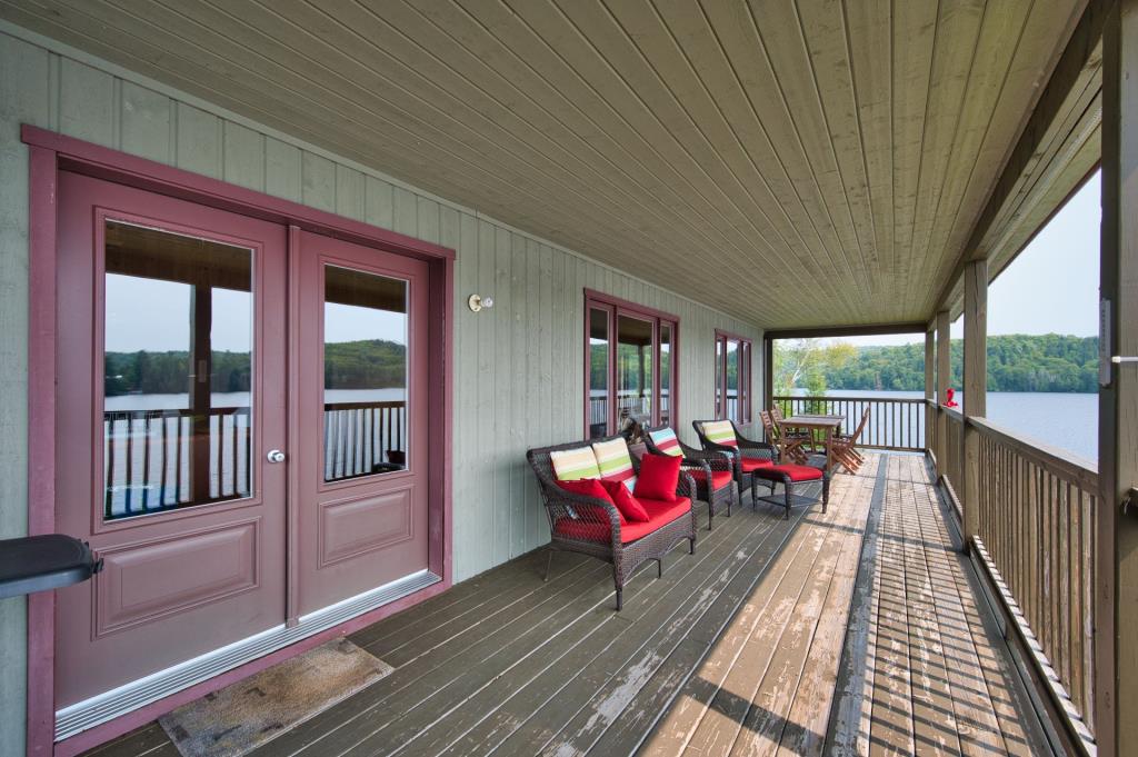 Tout meublé et équipé! Chaleureux chalet niché sur une île privée