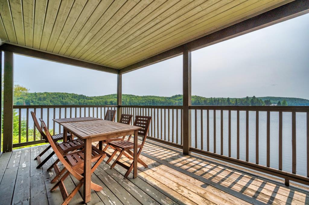 Tout meublé et équipé! Chaleureux chalet niché sur une île privée