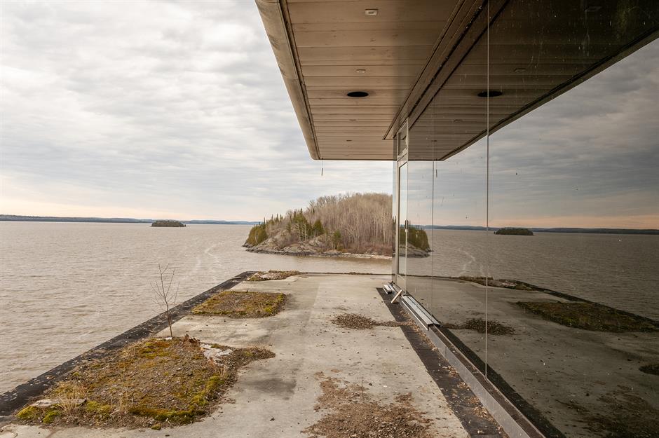 Découvrez l'intérieur de la plus grande maison abandonnée au Canada