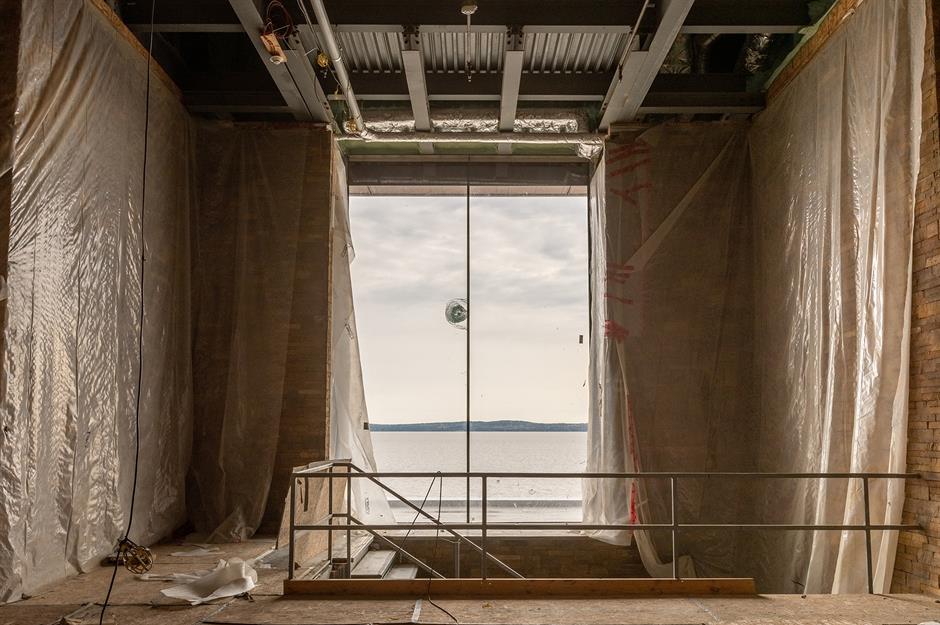 Découvrez l'intérieur de la plus grande maison abandonnée au Canada