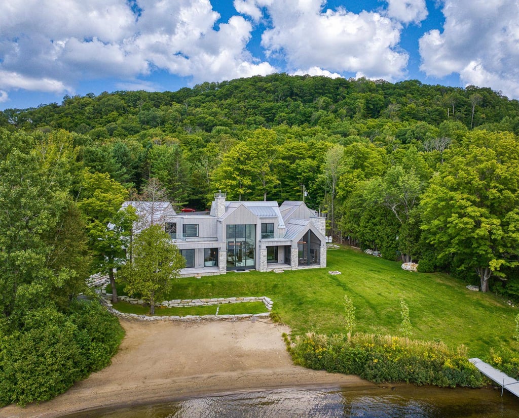 L’impressionnant chalet du joueur de hockey Jonathan Bernier est à vendre