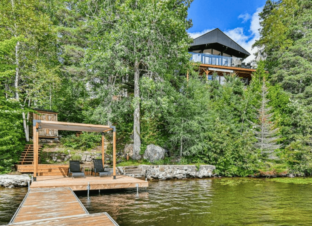 La nature, le lac et le confort dans ce magnifique chalet laurentien