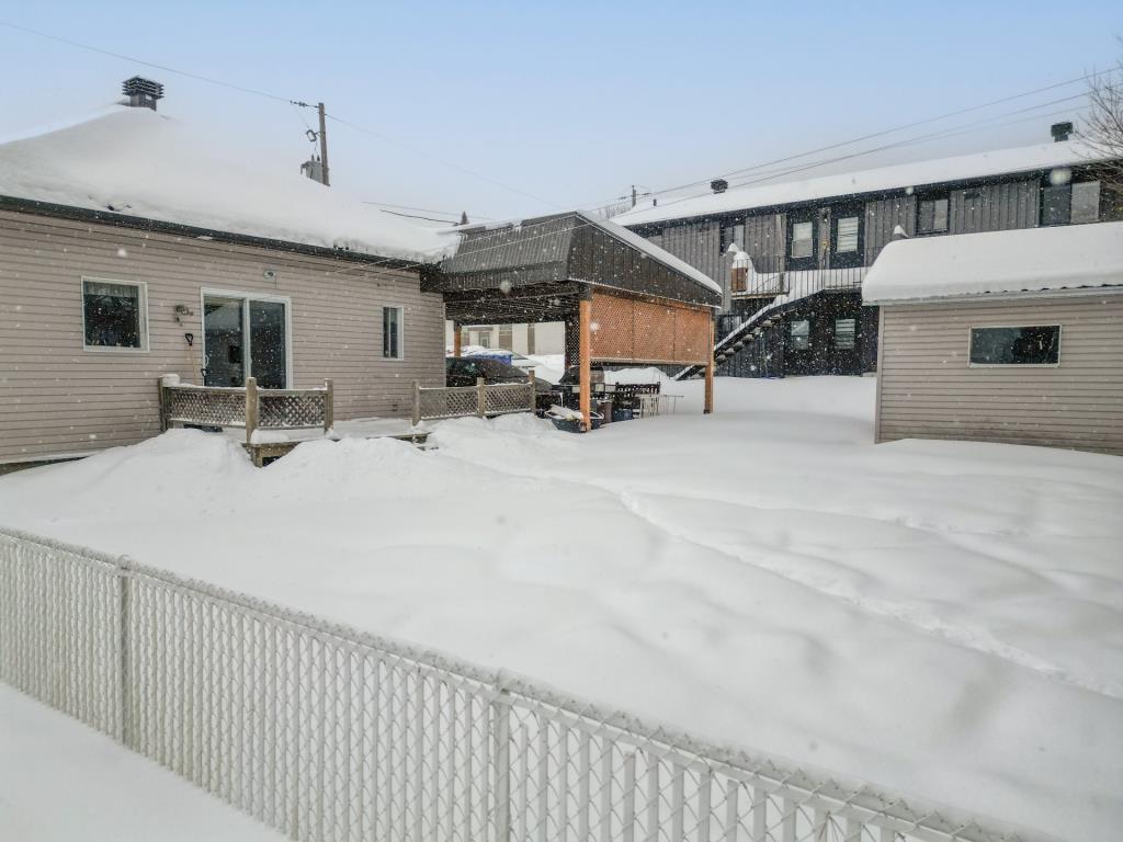 Maisonnette à 174 900 $ avec un charmant intérieur rustique
