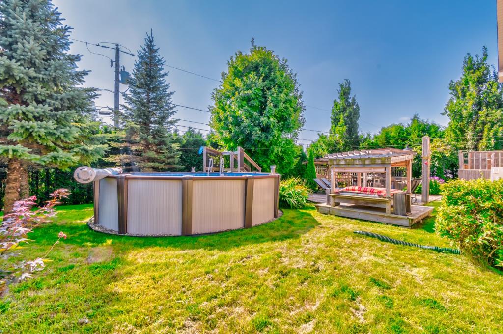 Coup de foudre pour ce cottage au décor chaleureux et sa cour tout simplement fabuleuse