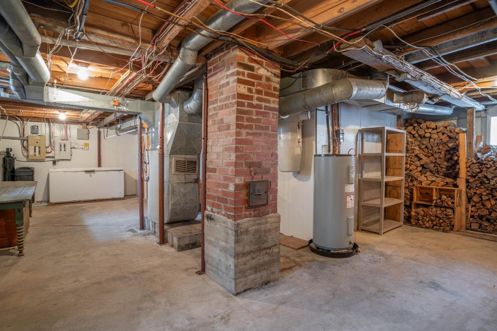 Rénovée avec raffinement! Adorable centenaire à vendre pour 295 000 $