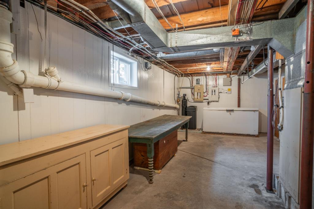 Rénovée avec raffinement! Adorable centenaire à vendre pour 295 000 $