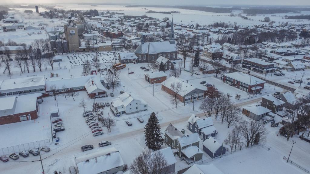 Rénovée avec raffinement! Adorable centenaire à vendre pour 295 000 $