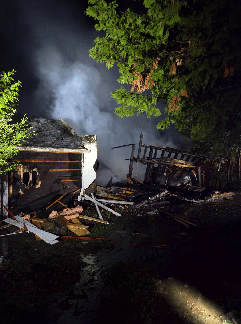 Le chalet de Catherine Proulx-Lemay et Noémie Yelle complètement ravagé par un incendie