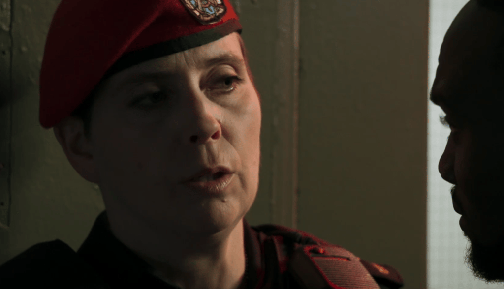 Les fans de Les Armes pensent que ce mystérieux personnage cache un grand secret