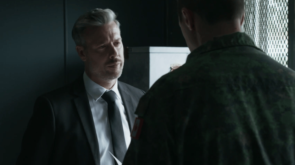 Les fans de Les Armes pensent que ce mystérieux personnage cache un grand secret