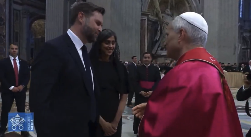 Une vidéo d'un moment touchant entre le pape Léon XIV et son frère fait le tour du monde