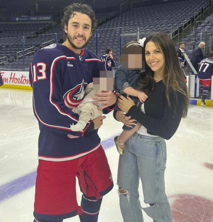 La conjointe de Johnny Gaudreau annonce qu'elle est enceinte de leur 3e enfant