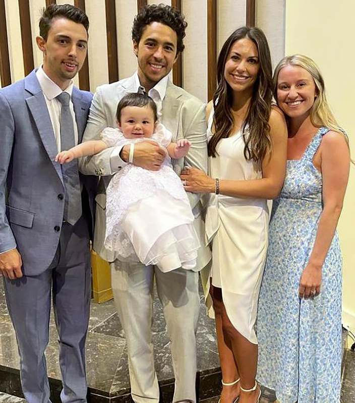 La conjointe de Johnny Gaudreau annonce qu'elle est enceinte de leur 3e enfant