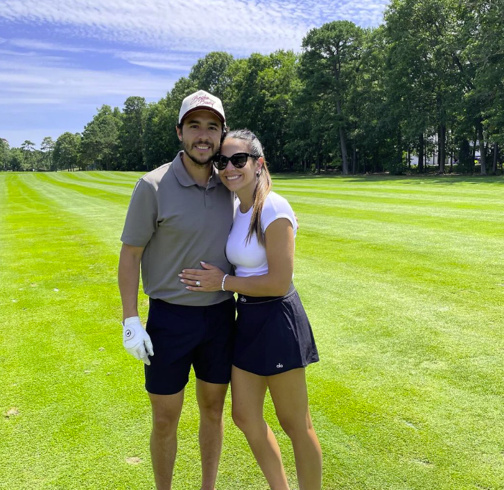 La conjointe de Johnny Gaudreau annonce qu'elle est enceinte de leur 3e enfant