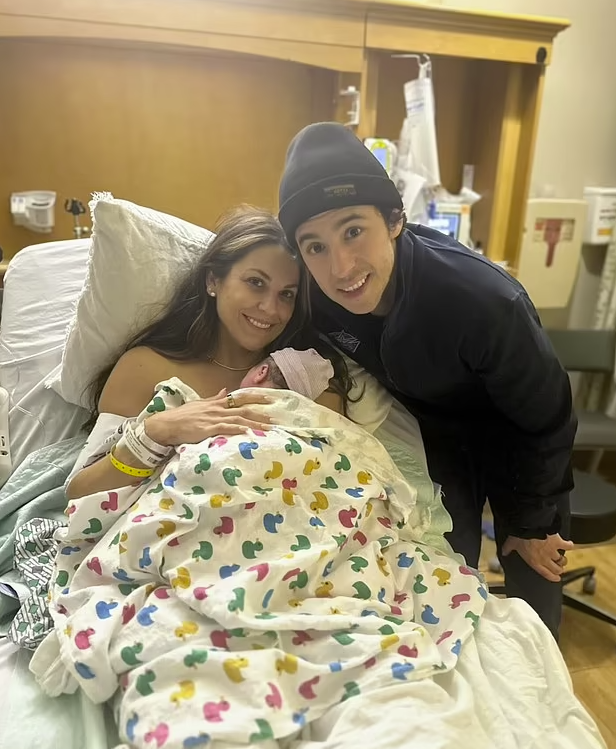 La conjointe de Johnny Gaudreau annonce qu'elle est enceinte de leur 3e enfant