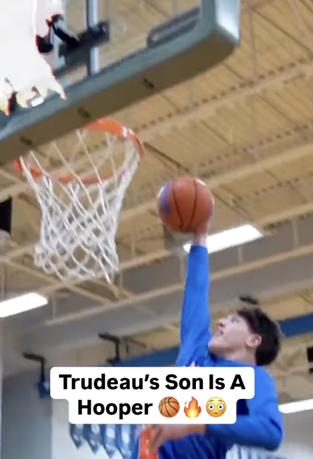 Le fils de Justin Trudeau en met plein la vue avec ses talents de basketteur