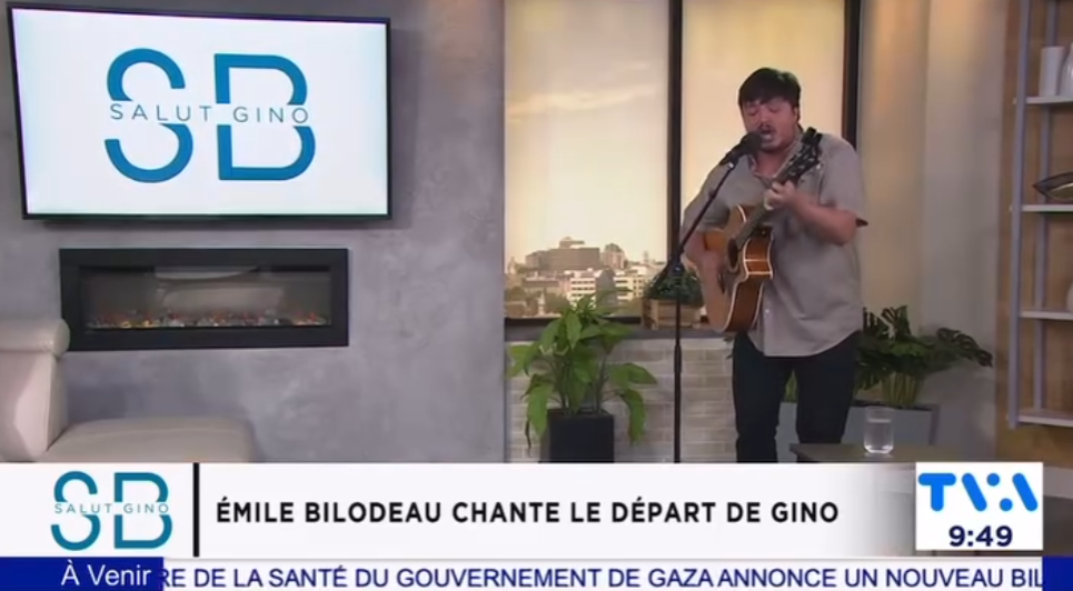 Émile Bilodeau offre une chanson à Gino Chouinard pour son départ de Salut Bonjour