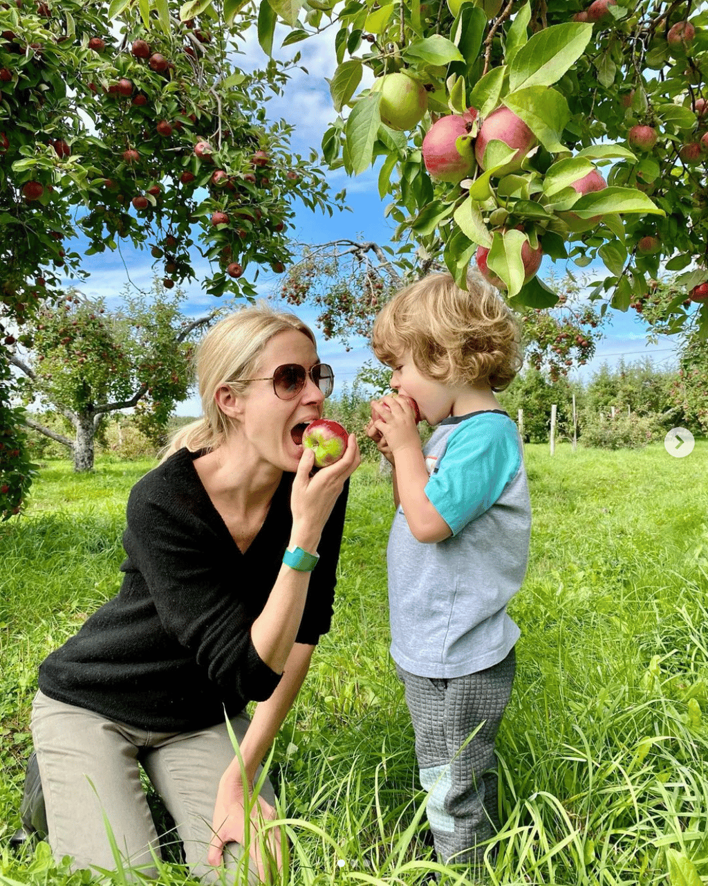 Anouk Meunier partage une adorable photo de son fils Arnaud et c'est fou comme il a grandi