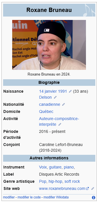 Roxane Bruneau fait éclater de rire tout le monde en parlant de sa page Wikipédia