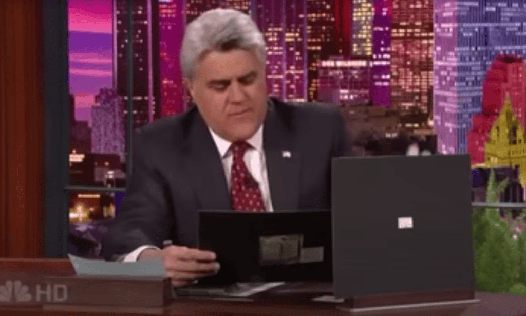 Le célèbre animateur Jay Leno sérieusement blessé après fait une vilaine chute