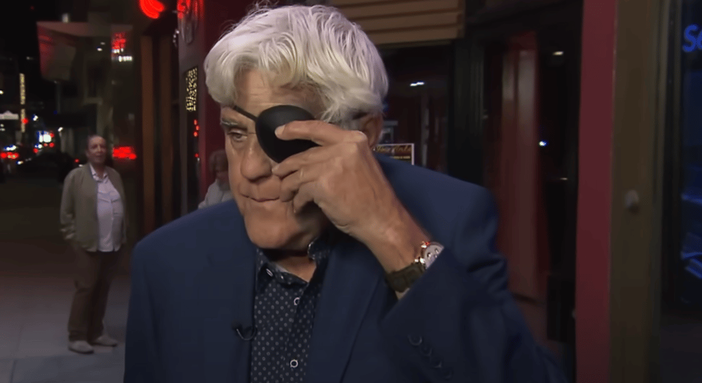 Le célèbre animateur Jay Leno sérieusement blessé après fait une vilaine chute