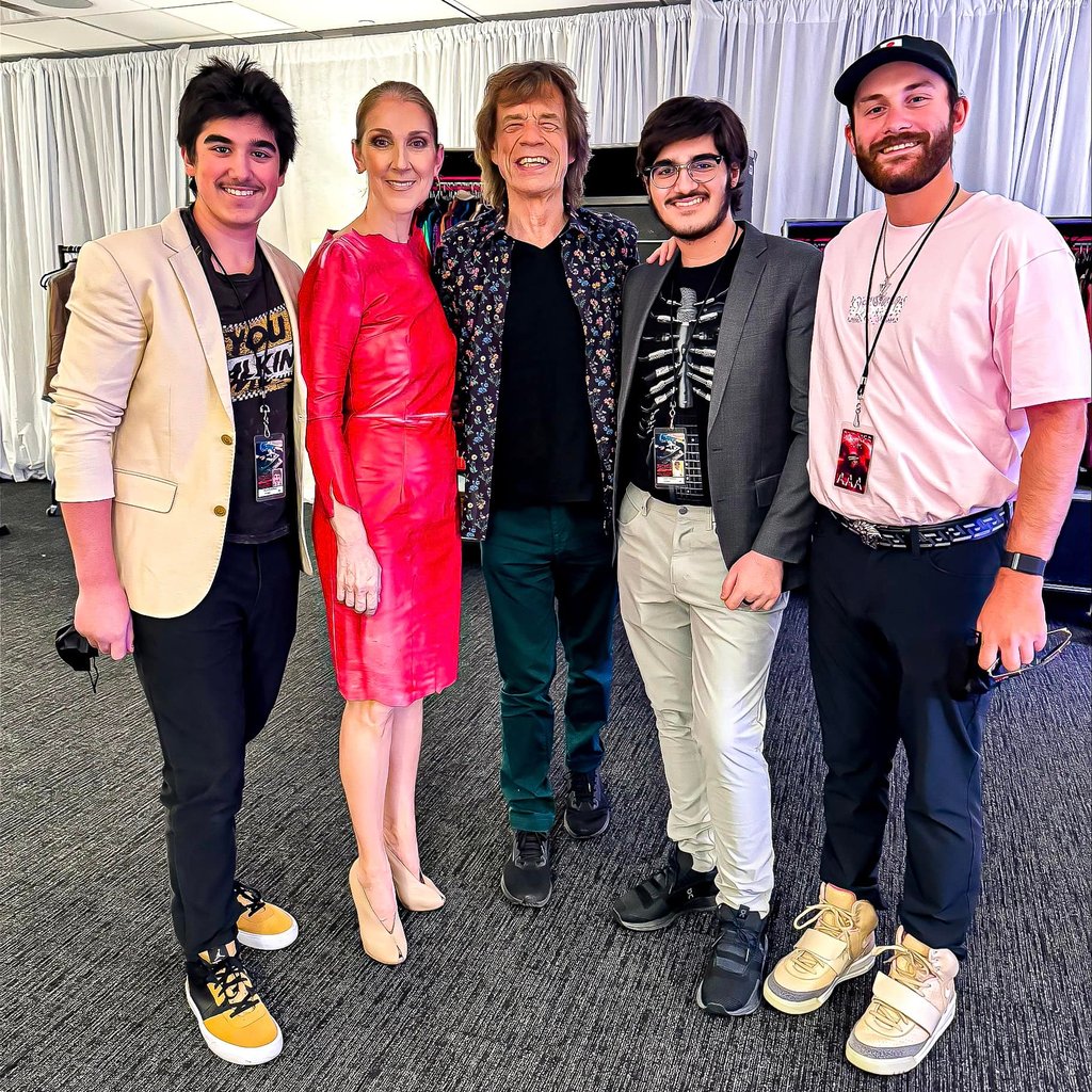 Céline Dion prend la pose en famille avec Mick Jagger et ses enfants ont changé de look