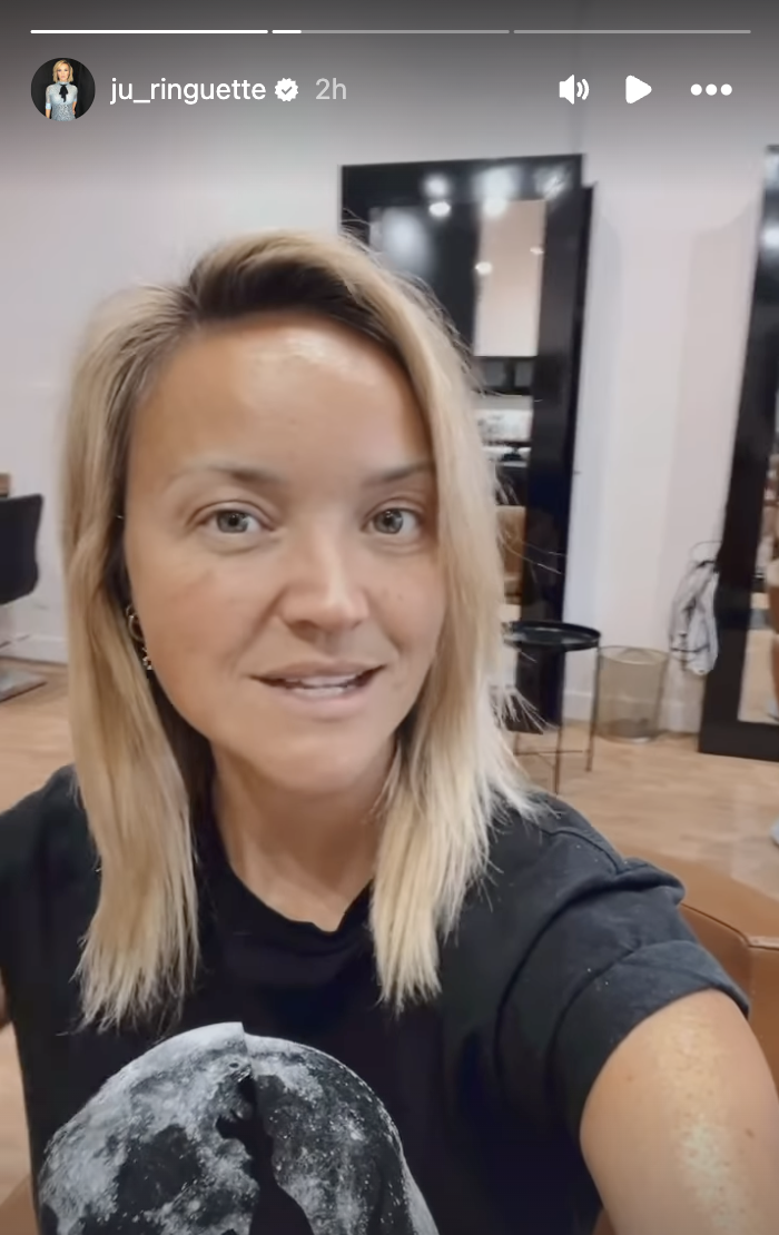 Julie Ringuette passe chez le coiffeur et s'offre une toute nouvelle tête