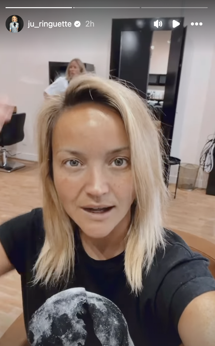 Julie Ringuette passe chez le coiffeur et s'offre une toute nouvelle tête