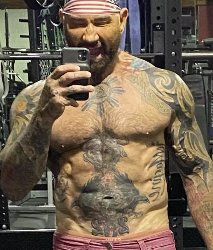 L'acteur Dave Bautista est méconnaissable après avoir perdu énormément de poids et ses fans sont inquiets