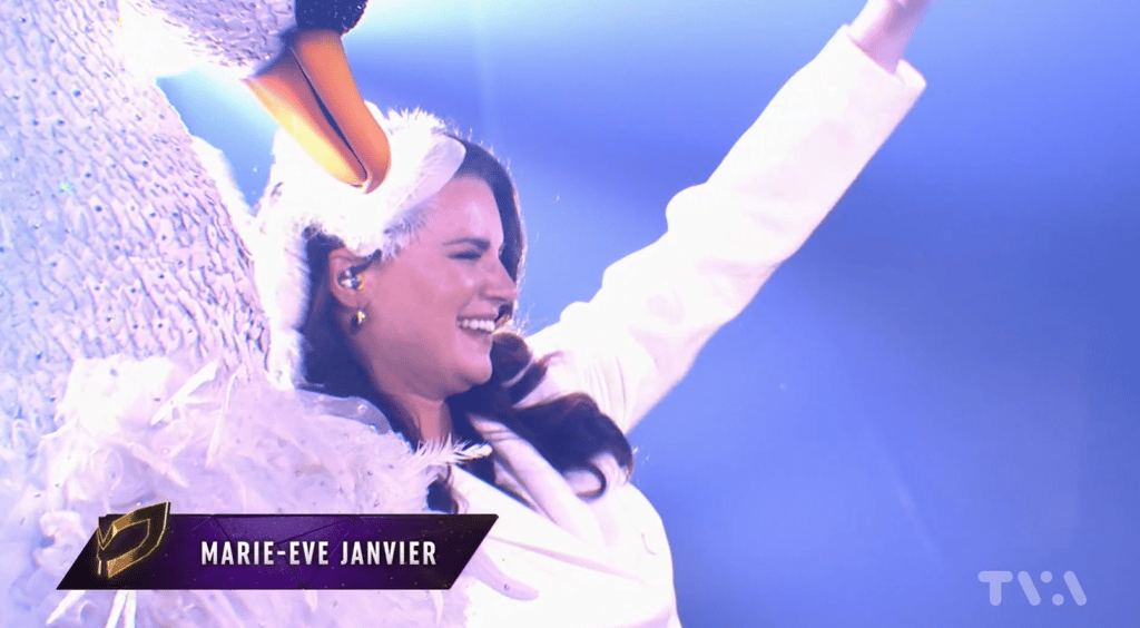 Marie-Ève Janvier livre une performance spectaculaire sur le plateau de Chanteurs masqués