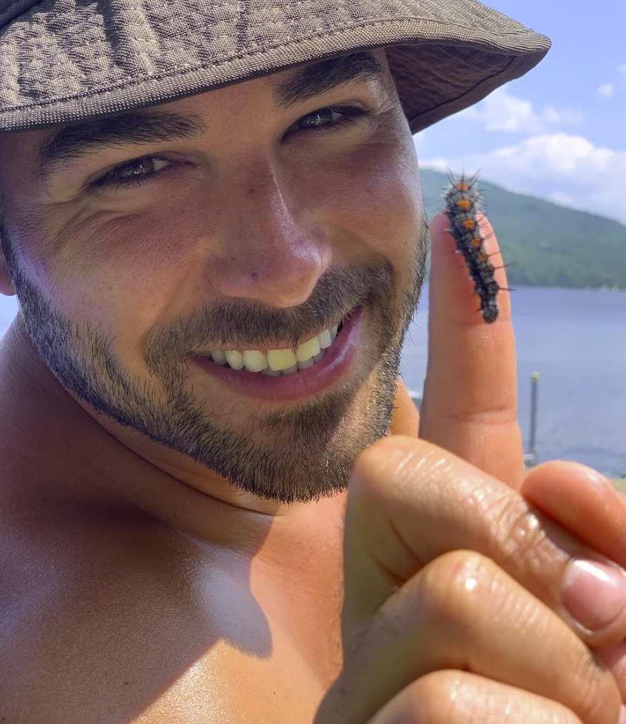 Maripier Morin porte un collier magnifique en hommage à son frère décédé