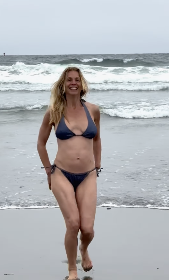Jacynthe René publie une vidéo en bikini sur la plage et elle fait monter la température