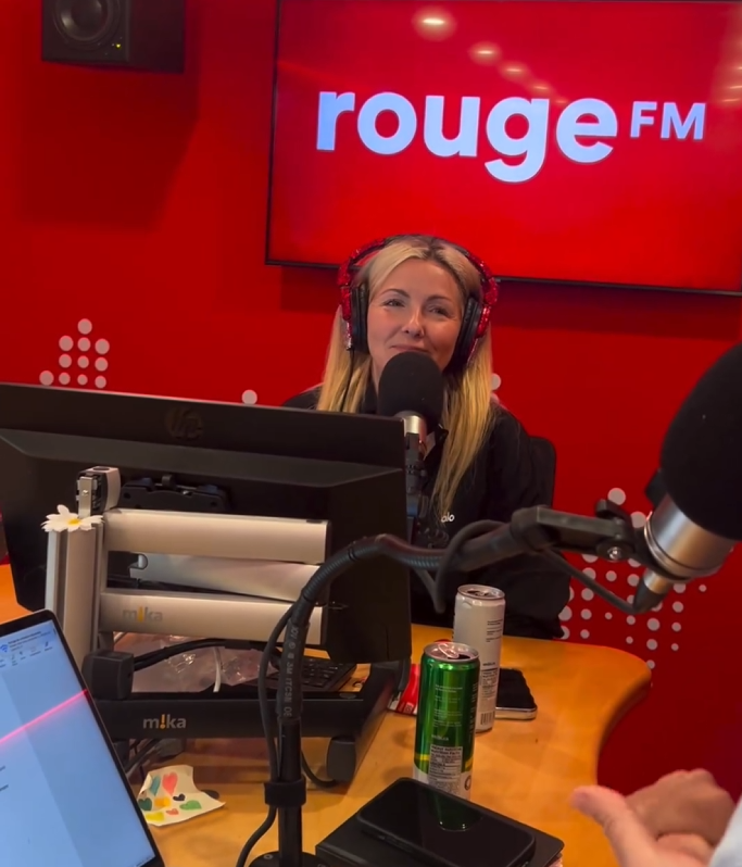 Véronique Cloutier craque en ondes en écoutant les propos de Louis Morissette