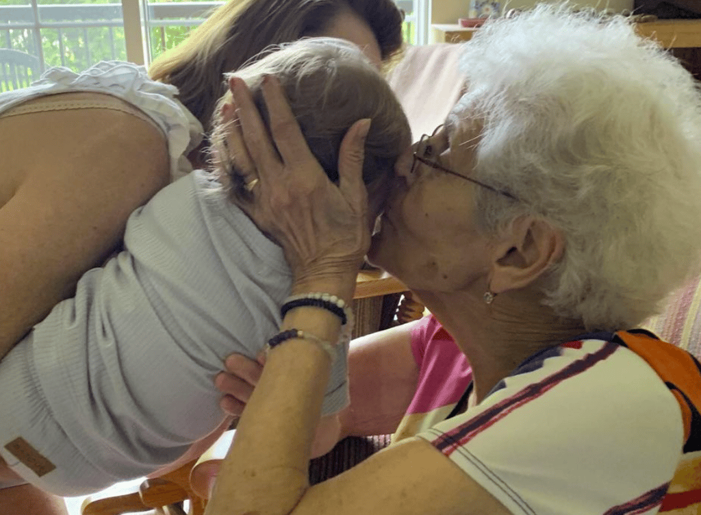 Après avoir perdu son jeune frère, Maripier Morin annonce le décès d'un autre membre de sa famille