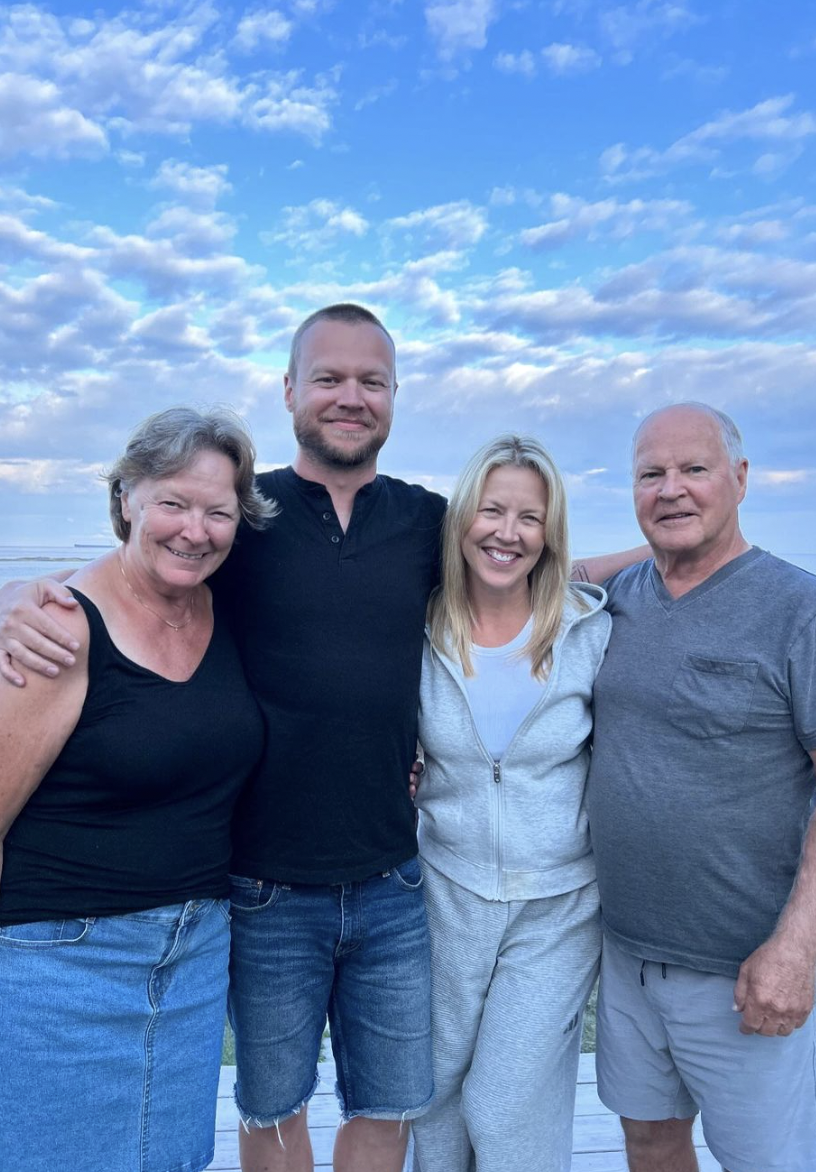 Julie Bélanger partage une rare photo en famille et elle ressemble tellement à sa maman