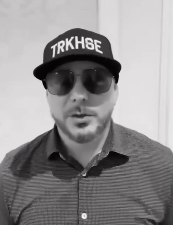 Pitbull s'excuse à ses fans du Québec, mais sa vidéo augmente la colère des internautes